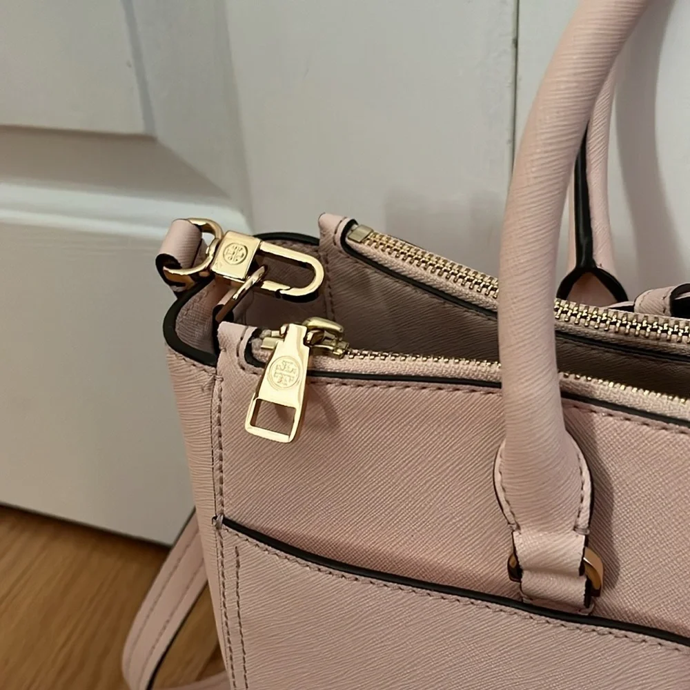 NWOT Tory Burch Saffiano Leather Pink Robinson double zip tote bag